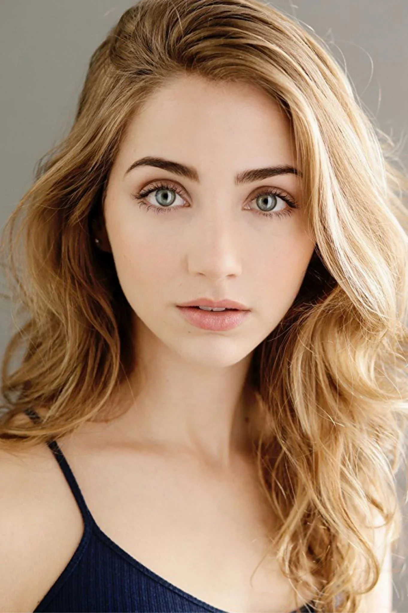 Emily Rudd - 10 Facts About Her Life & Career [2023]